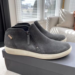 Ecco grey sneakers